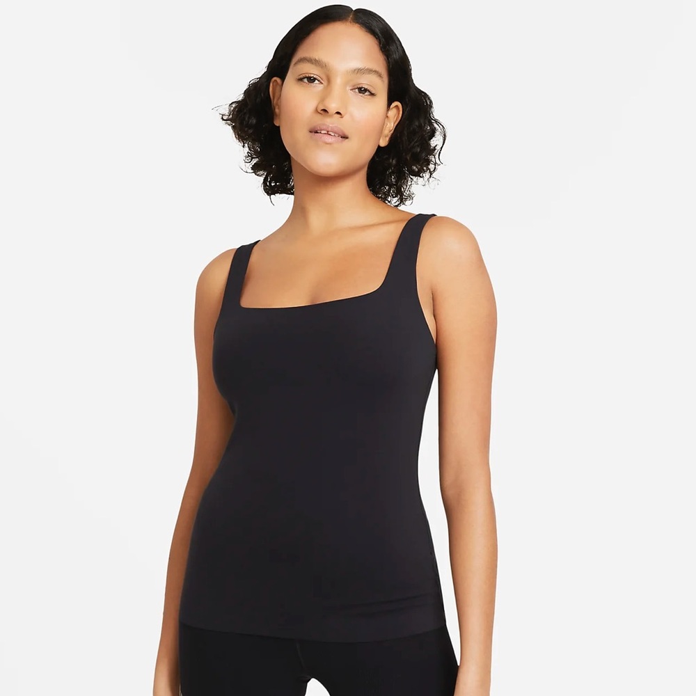 Nike Yoga Luxe Women’s Shelf Bra Tank Top